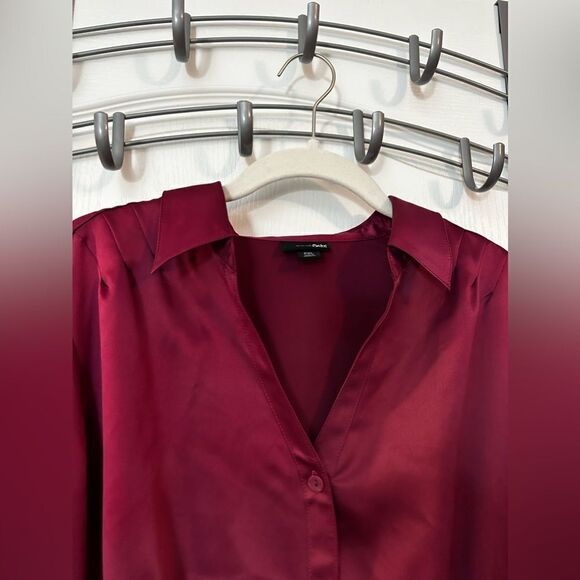 East 5th Women Blouse Large red Pleats Long Sleeve Button Down Collared EUC - Picture 6 of 10